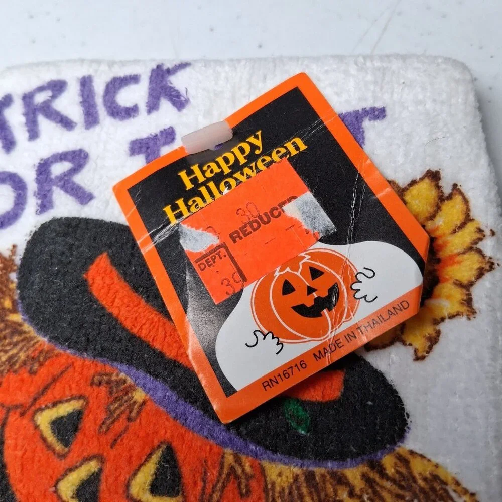 Vintage Halloween Hand Towel NOS Small Fringe Pumpkin Head Scarkrow NEW 18" - Picture 3 of 10